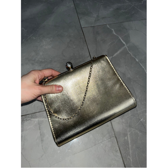 Vintage Gold Metallic Clutch with Chain - Picture 6 of 9